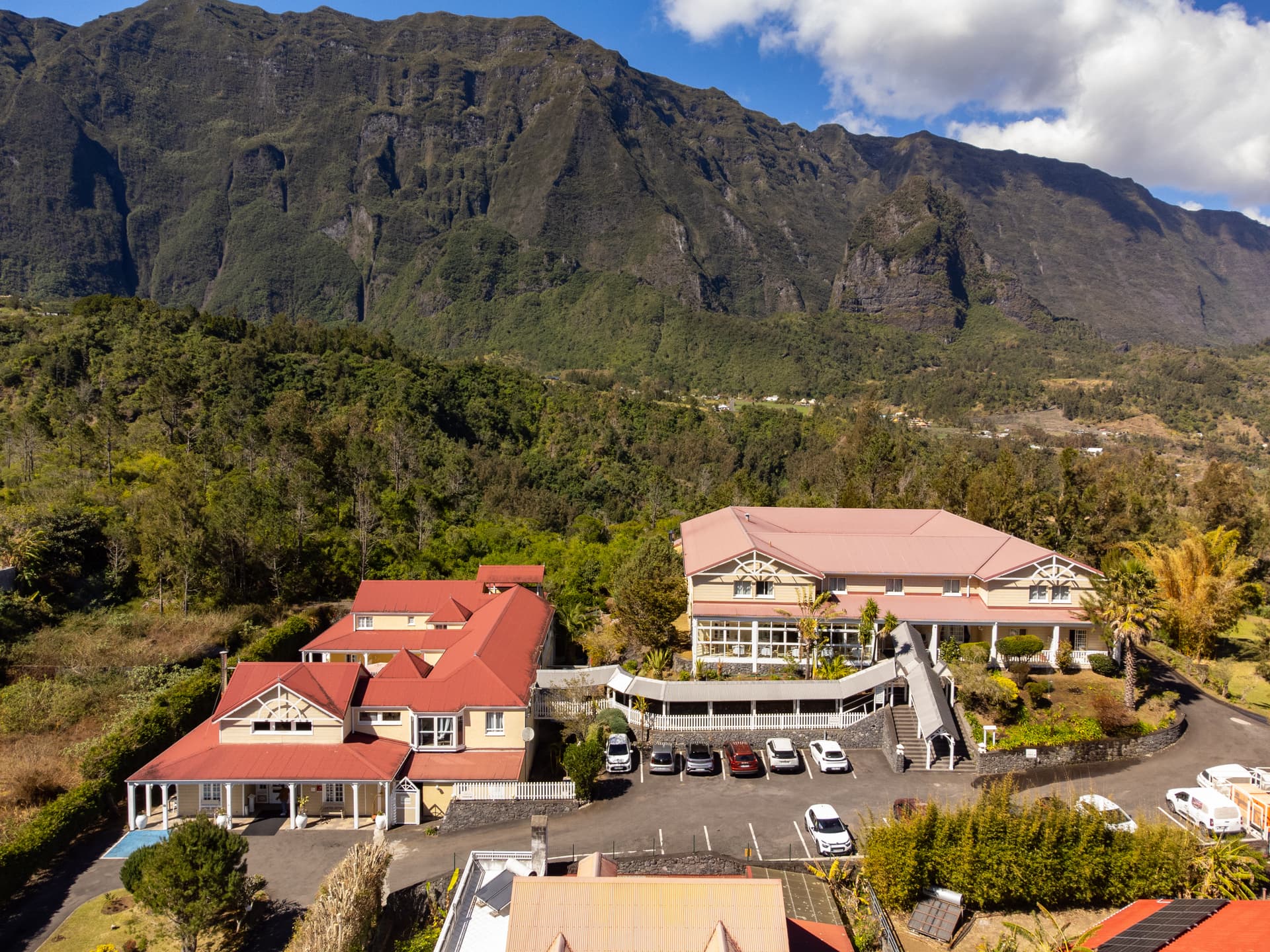 Vue aérienne du Cirque de Cilaos, La Réunion