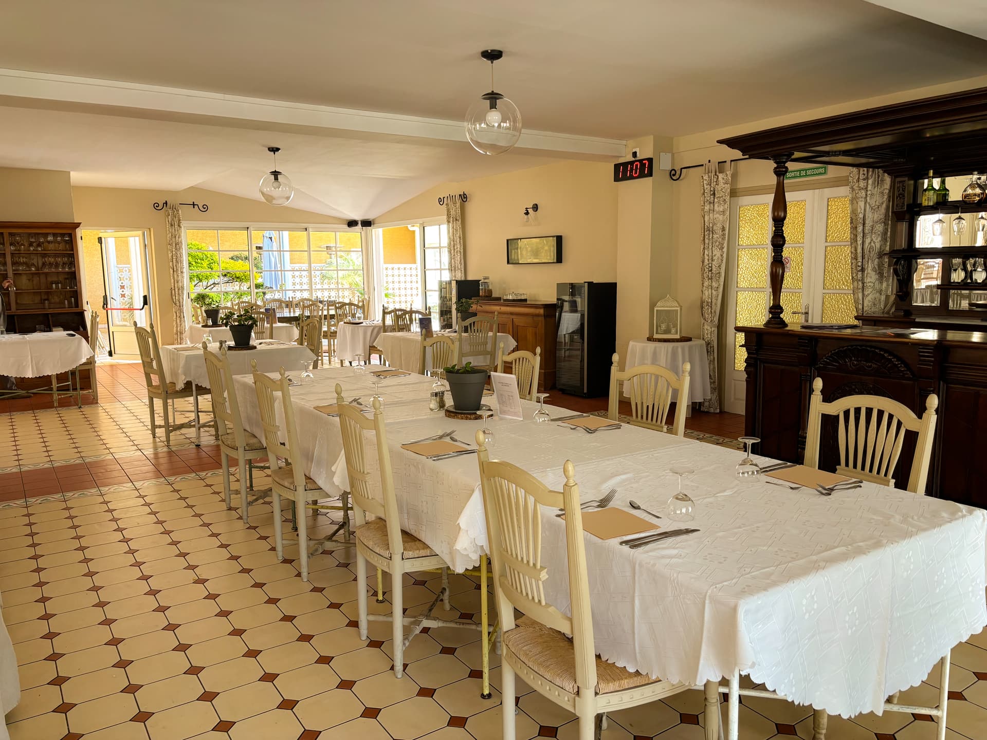 Table dressée à La Lentille des Gourmets, restaurant de l'Hôtel Le Cilaos
